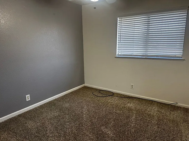 861 Cloverland Way — Photo 12