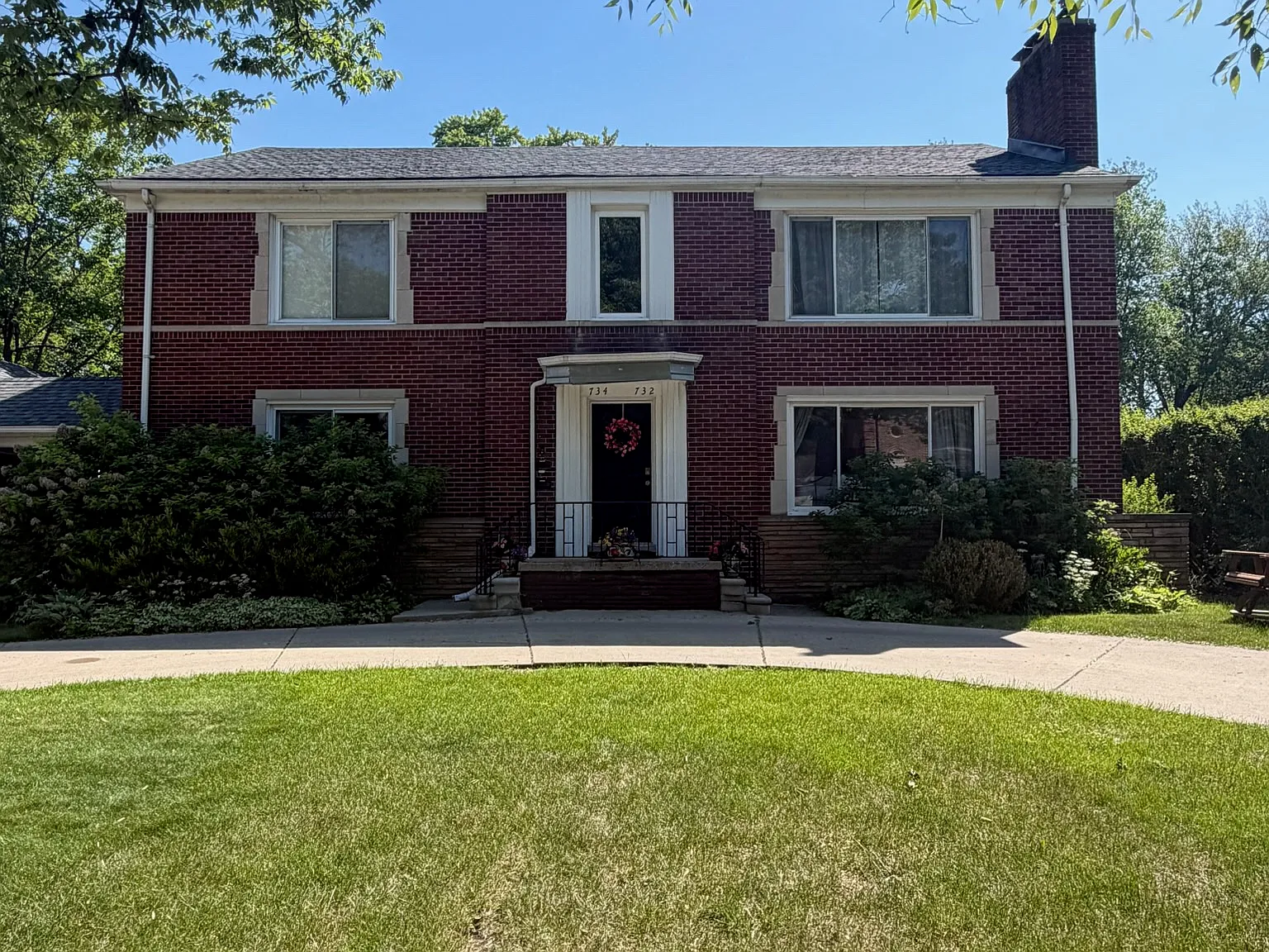 3 bed, 1.5 bath, 1900 sqft, $2,950 — Photo 2