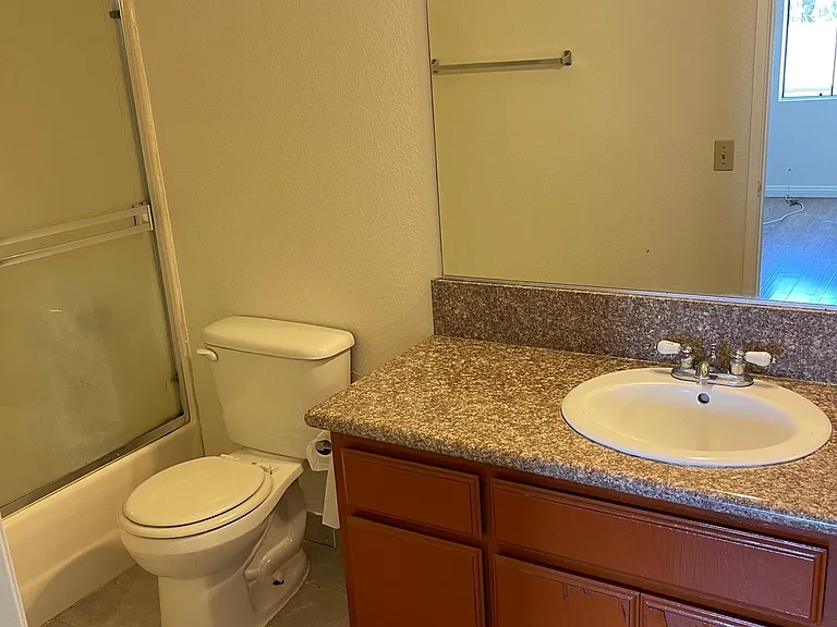 601 Dewey Ave #N — Photo 2