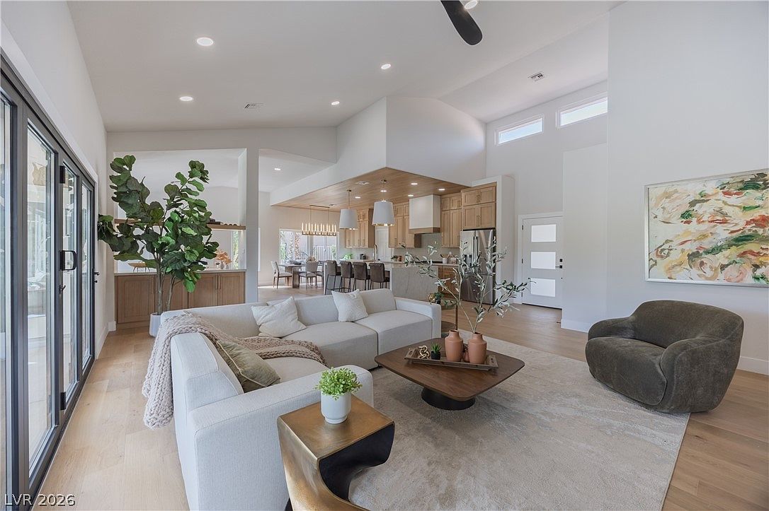2548 Golfside Dr