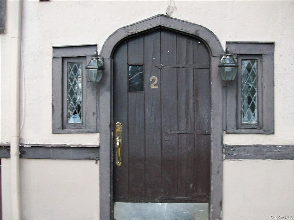 1st image of 2 Livingston Ave APT 1B
