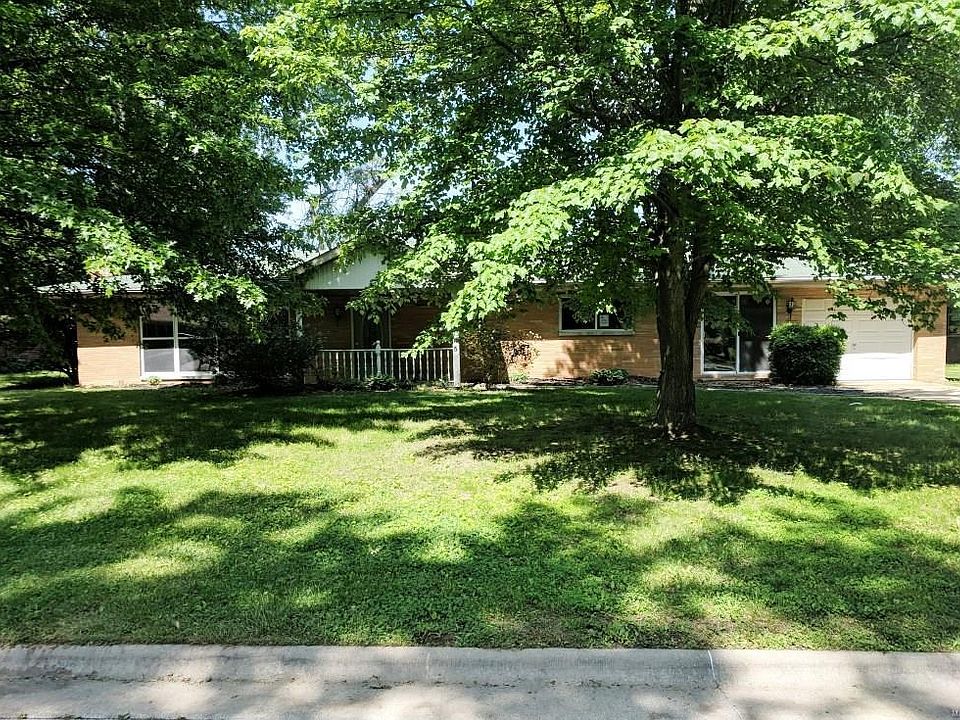 1st image of 7 Sheryl Dr