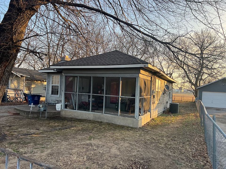 2nd image of 2139 N Kingston Pl