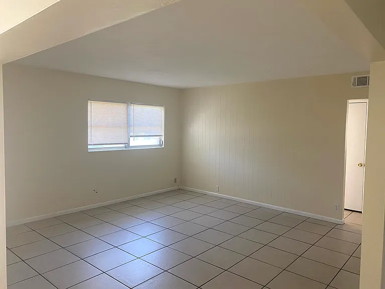 320 Ibis Ave — Photo 2
