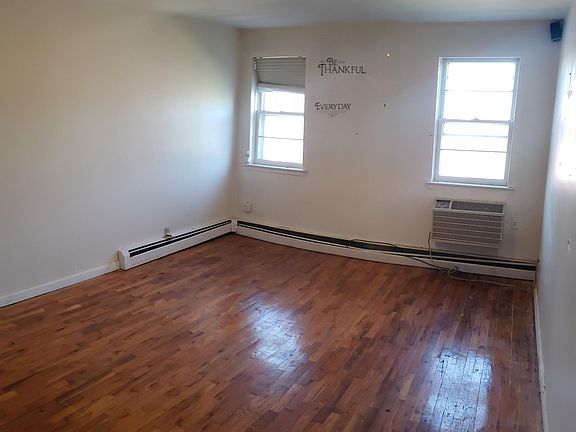 3rd image of 923 E 85th St Floor 2