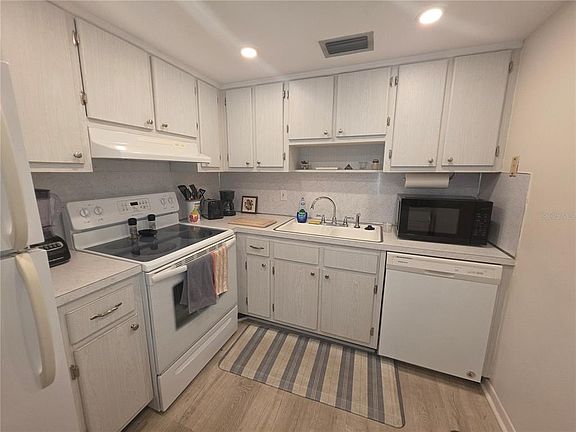 5th image of 8454 111th St APT 104