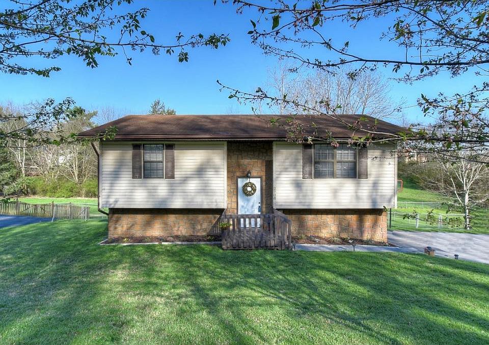 1st image of 2708 Greenwood Dr