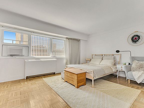 5th image of 235 Adams St #11DE