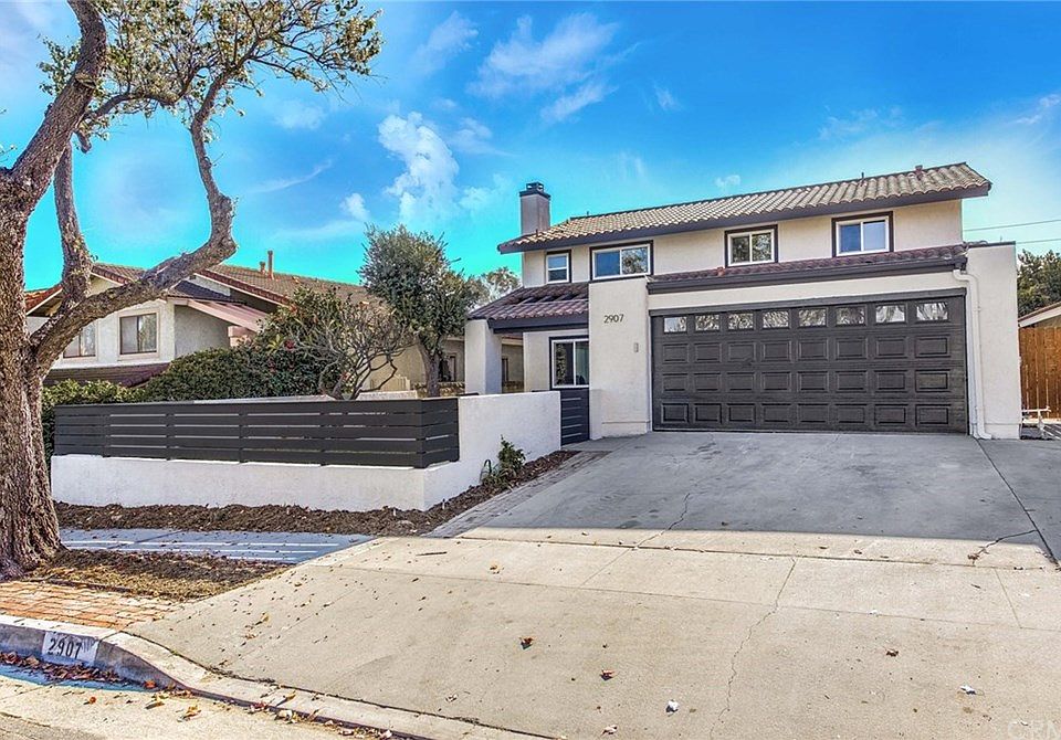 1st image of 2907 Oakwood Ln