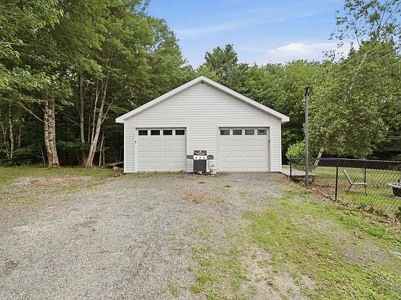 4th image of 14 Lake Rd