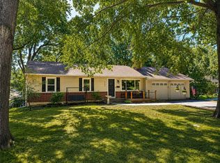 9255 Hemlock St, Overland Park, KS 66212