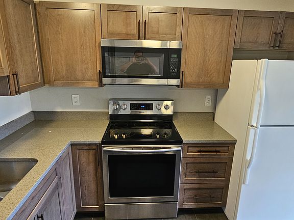 5th image of 365 S Ashley Ave #1