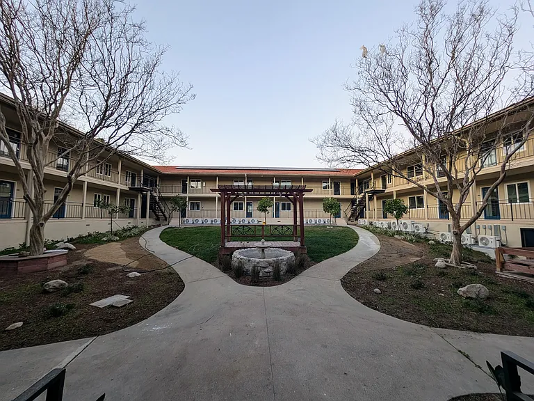 Peerless Gardens — Photo 2
