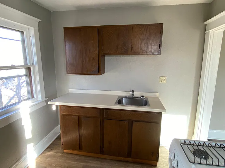 407 E South St #3 — Photo 6