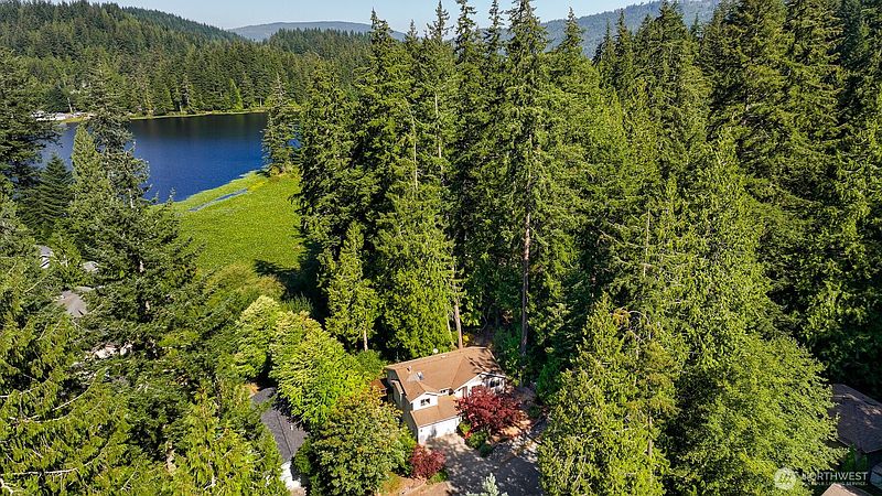 5th image of 55 Lake Louise Drive