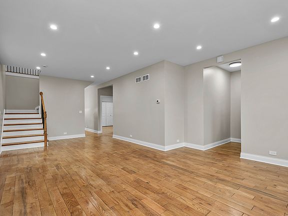 5th image of 2304 N 76th Ct
