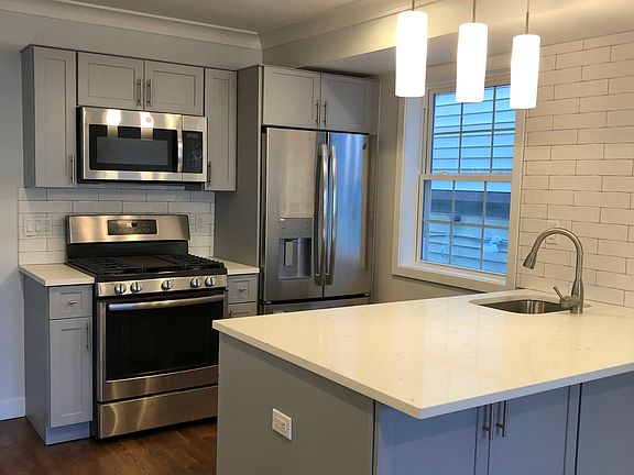 4th image of 268 W 261st St #U