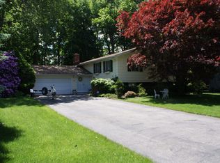 29 Bright Oaks Cir, Rochester, NY 14624