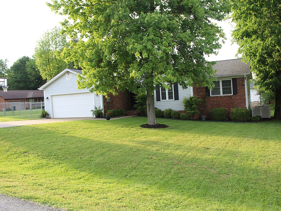 1st image of 290 Hillington Dr