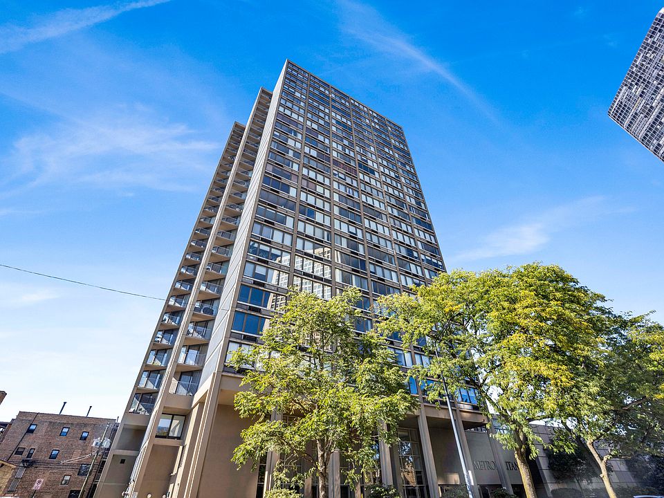 1st image of 5320 N Sheridan Rd APT 1504