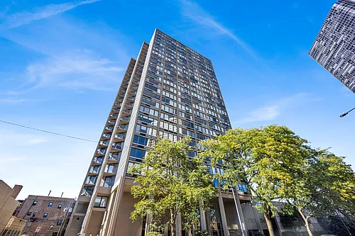 5320 N Sheridan Rd #1504 Photo 1