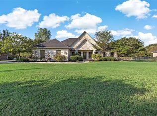 5830 Easterling Dr, Bryan, TX 77808