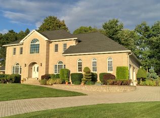 240 Stardust Dr, Johnstown, PA 15904