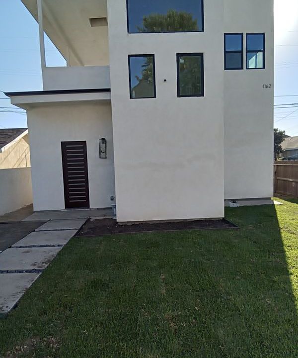 1st image of 1162 W Adams Blvd