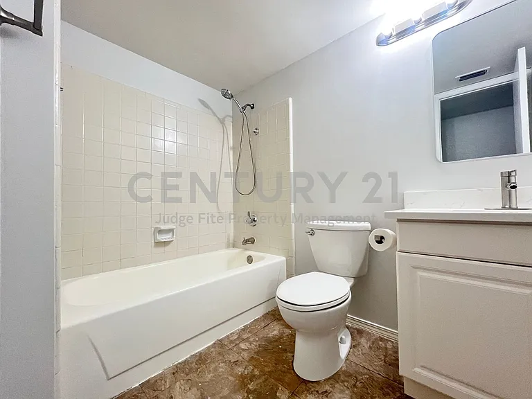 1308 Mistywood Ln — Photo 11