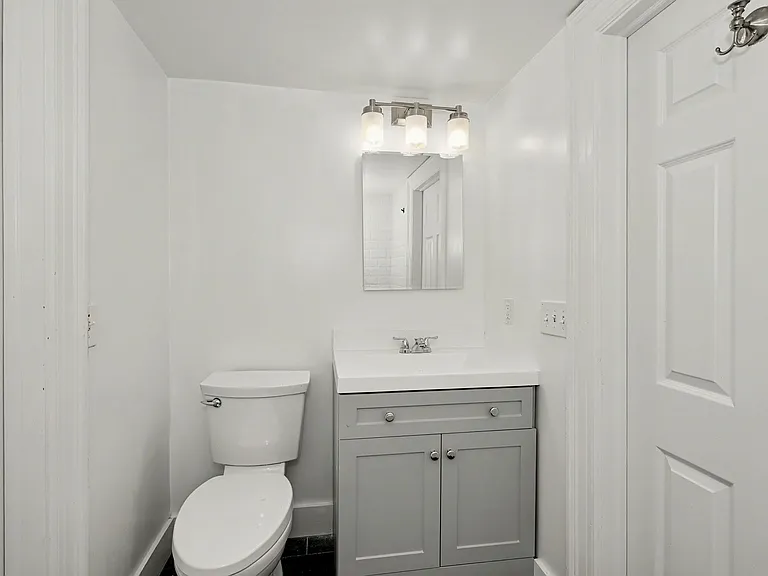 19 Spring Hill Ave #2 — Photo 4