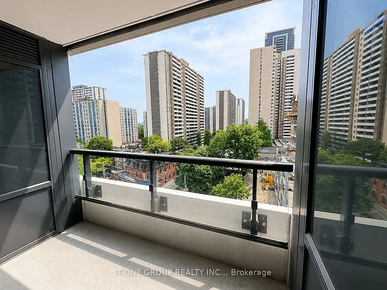 609 Sherbourne St #711 — Photo 17