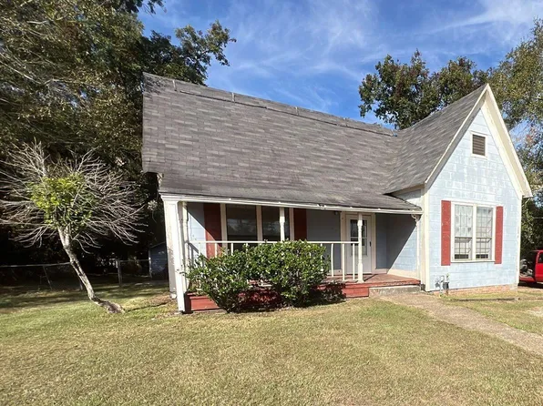 1136 N 13th Ave, Laurel, MS 39440