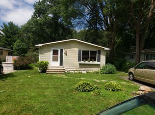 991 N Park St, Highland, MI 48356