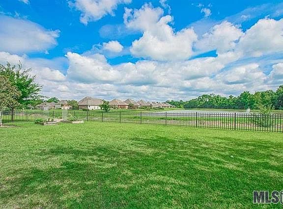 5th image of 18328 Lake Harbor Ln