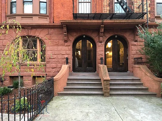 Rented by Rennit Inc. | media 31