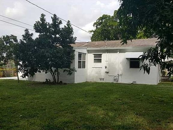 5th image of 1240 NE 153rd St