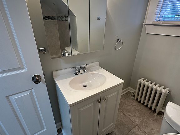 Vanity- 2810 N Constitution_02112025