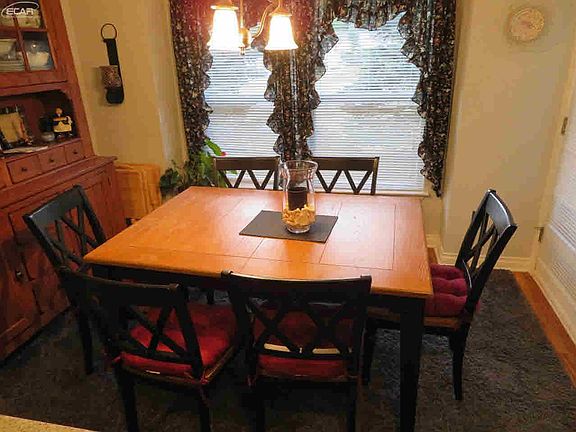 4th image of 1130 Creekside Ct