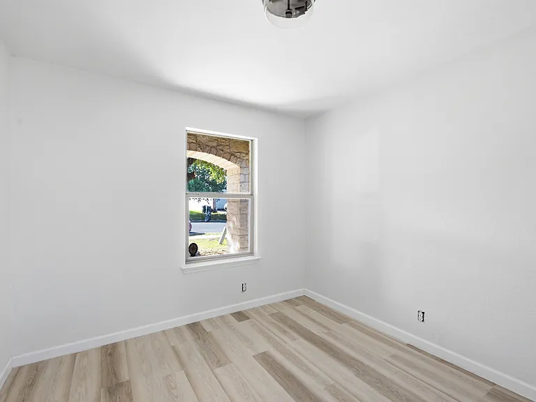 110 Capistrano Dr — Photo 12