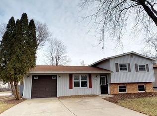 183 Nutwood Ct, Bolingbrook, IL 60440