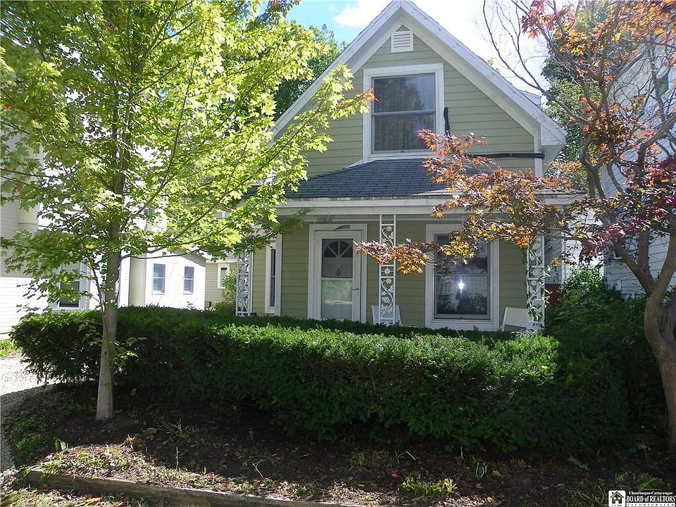 1st image of 39 Waugh Ave