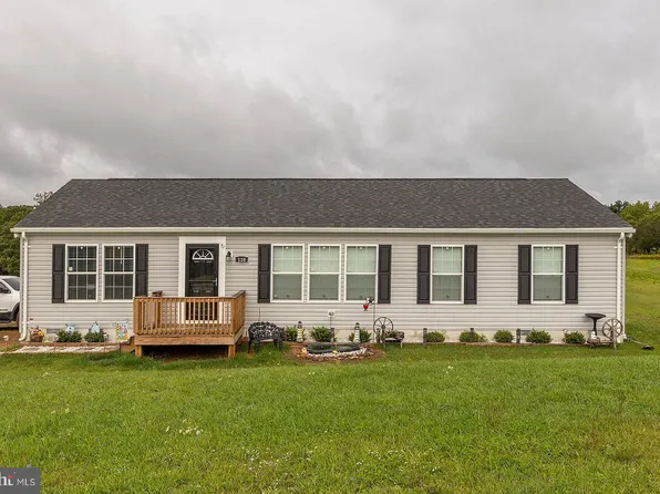 120 Sleepy Meadows Dr, Augusta, WV 26704