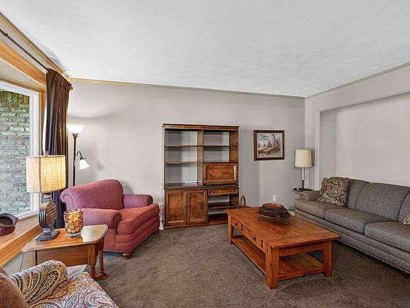 3rd image of 1023 Kenwood Dr
