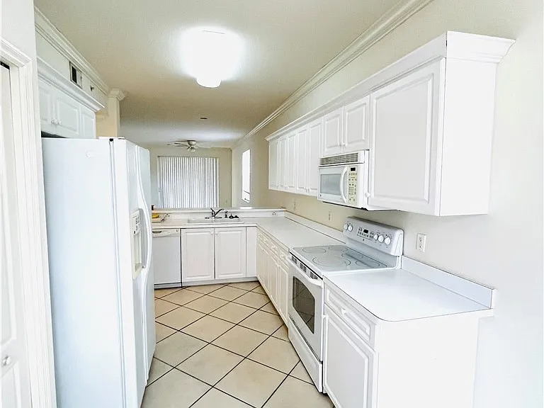 8450 Kingbird Loop #430 — Photo 2