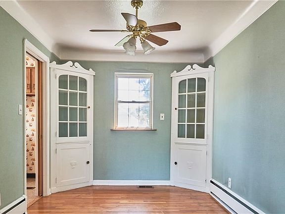 2nd image of 26947 Whitethorn Ave