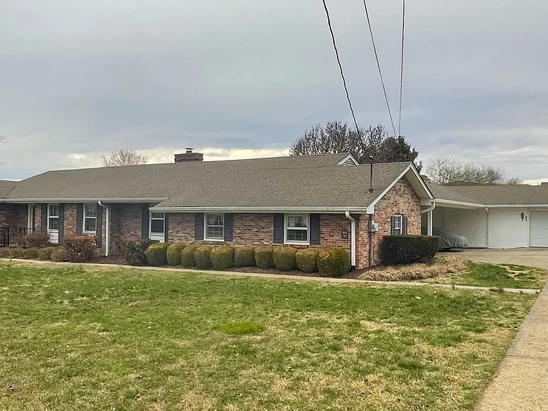 1814 Avon Rd — Photo 2