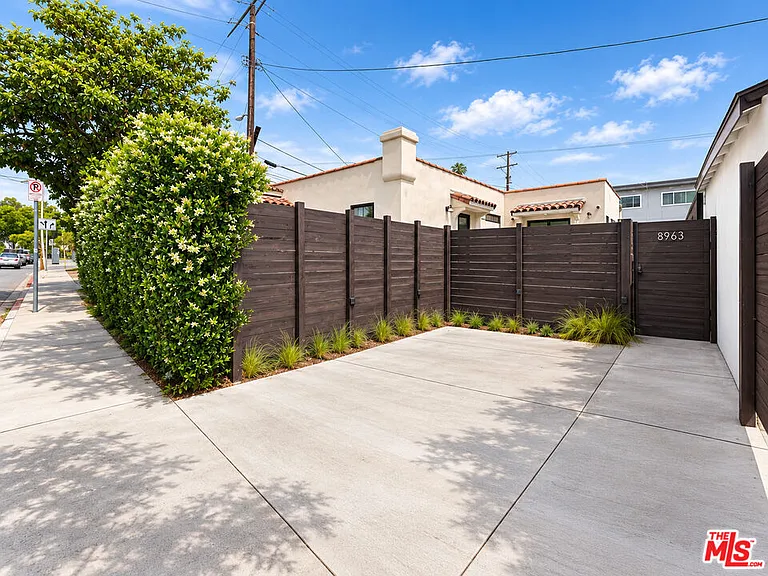 8963 Cadillac Ave — Photo 8