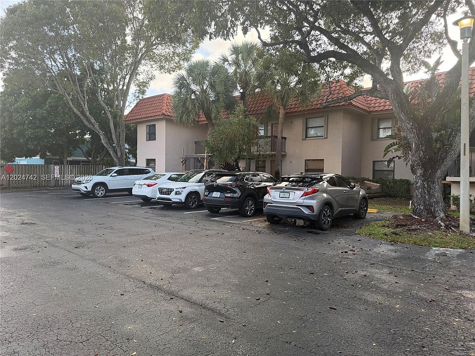1st image of 15718 E Waterside Cir APT 102