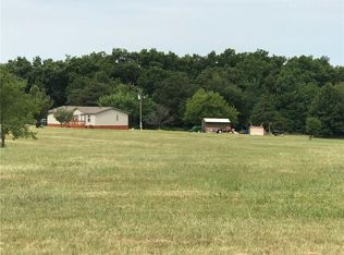 215 Millsap Rd, McLoud, OK 74851