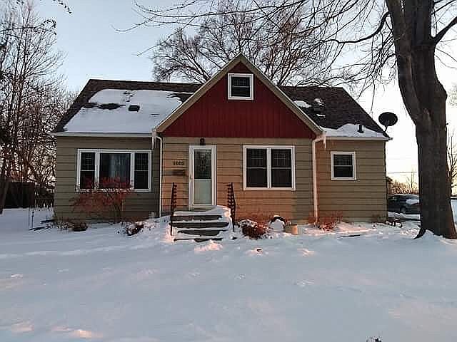1st image of 1005 W Lincoln Ave